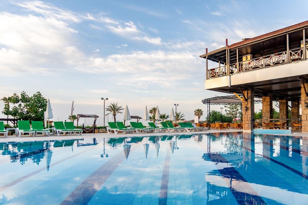 Labada Beach Hotel Camyuva Bagian luar foto