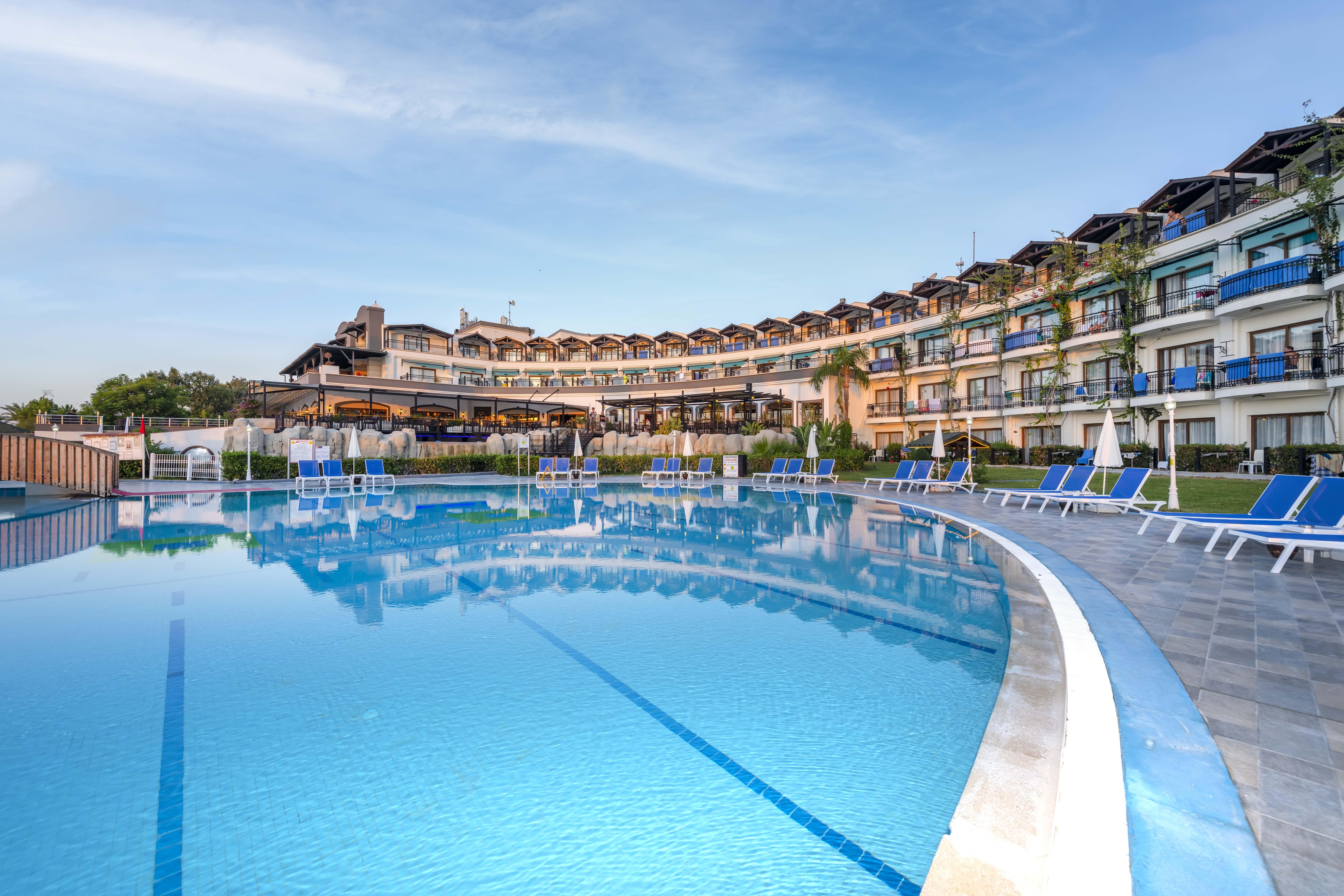 Labada Beach Hotel Camyuva Bagian luar foto